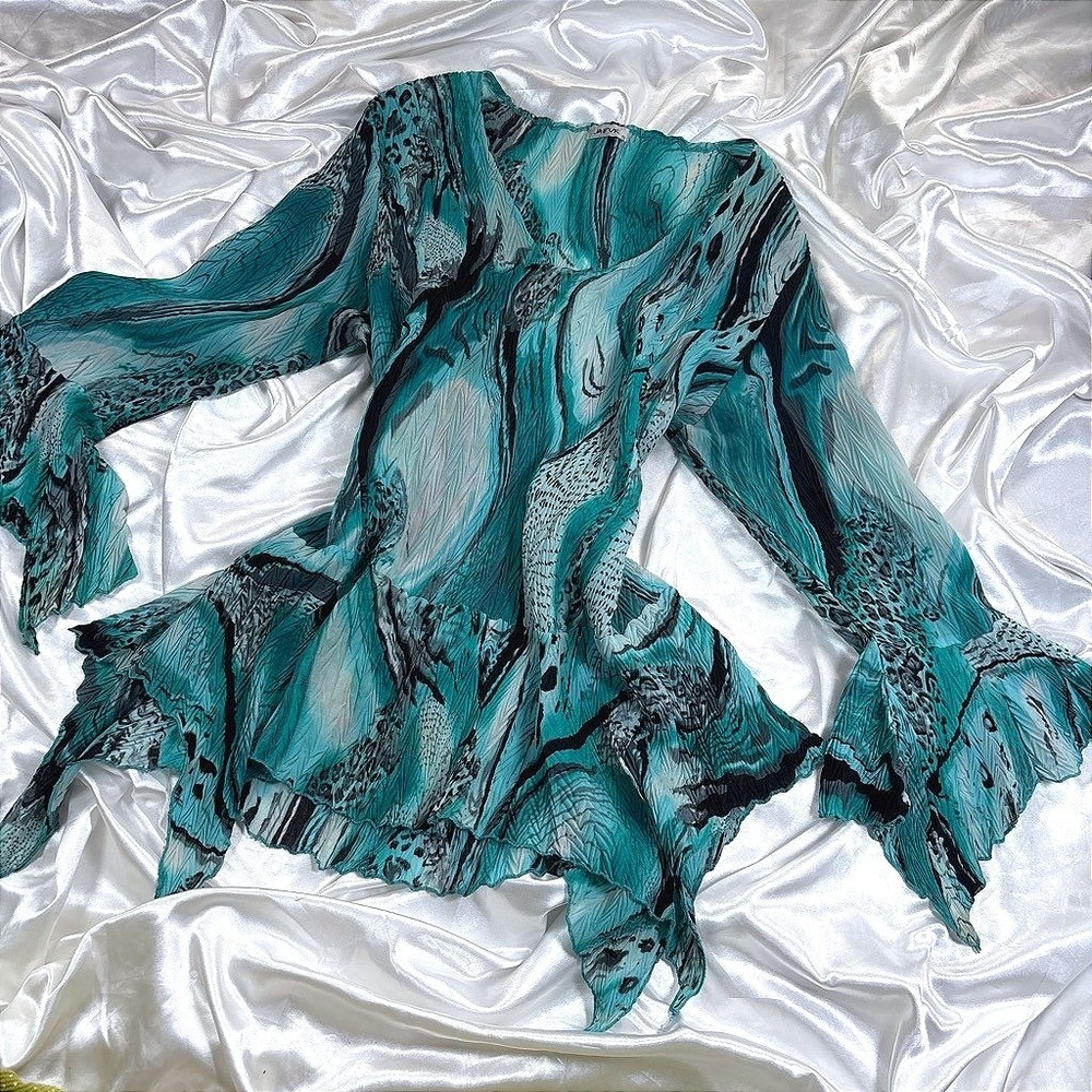 y2k Jaipur Abstract Animal Print Blouse Teal Plisse Bell Sleeve Top